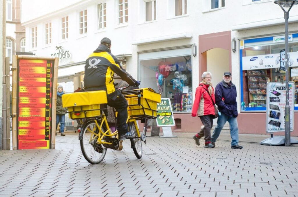 Почему нужно присмотреться к акциям Deutsche Post AG