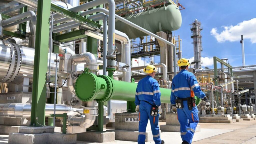 Число заражений коронавирусом на Тенгизе превысило 4 тыс. человек