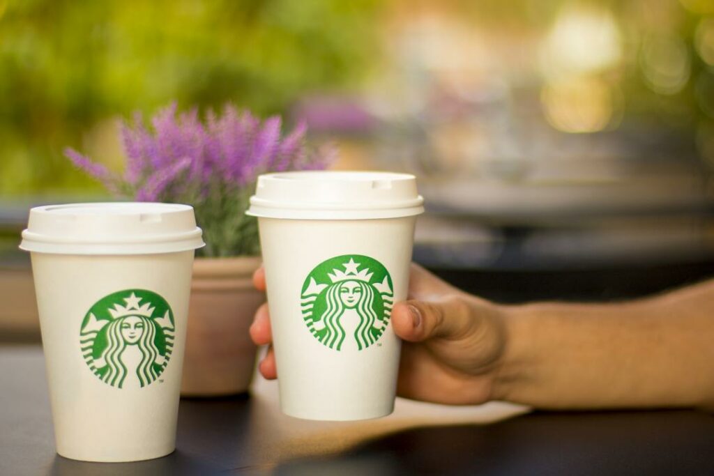 Starbucks потерял $1,2 млрд выручки в IV финквартале