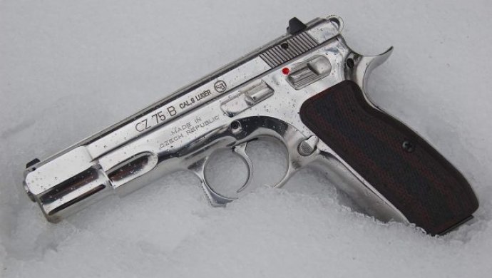 АҚШ-та азаматтар жаппай қару-жарақ сатып алып жатыр