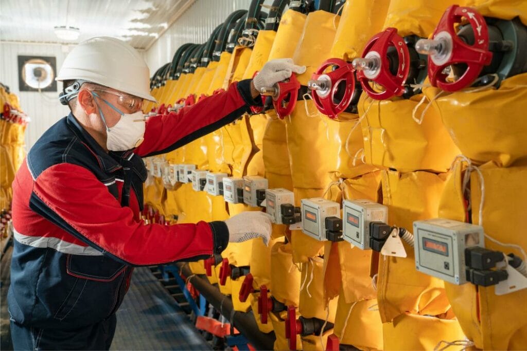 «Казатомпром» снизил объем производства урана на 11%