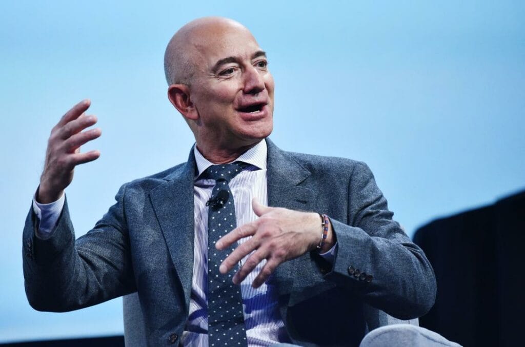 Глава Amazon за неделю избавился от акций на $3 млрд