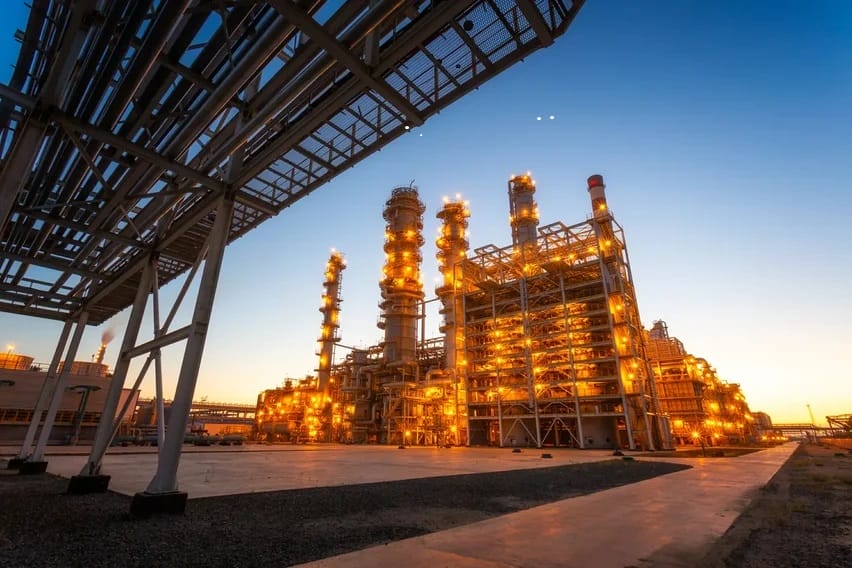 «КазМунайГаз» пообещал наказать виновных в инциденте на Атырауском НПЗ