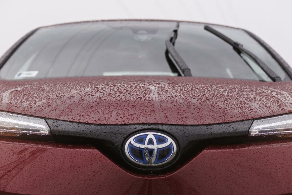 Toyota улучшила годовые прогнозы
