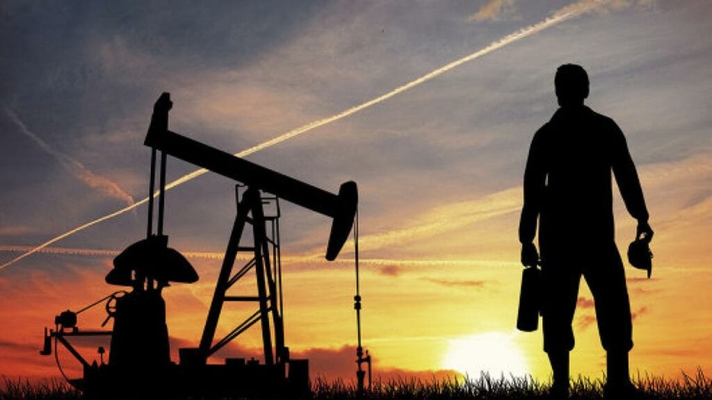 Нефть снизилась в цене после роста накануне
