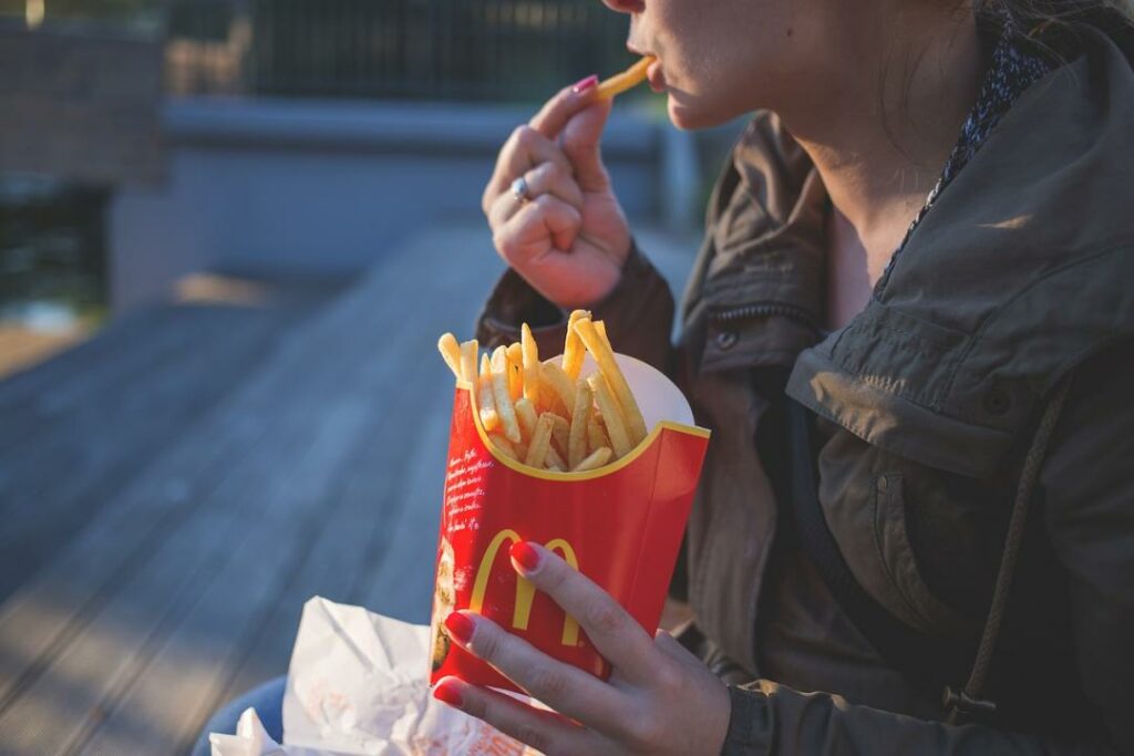 На четверть сократилась чистая прибыль McDonald’s