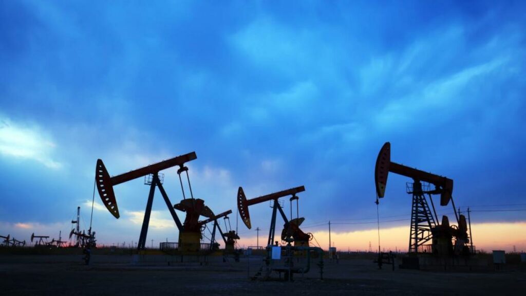 Нефть дешевеет в ходе азиатских торгов
