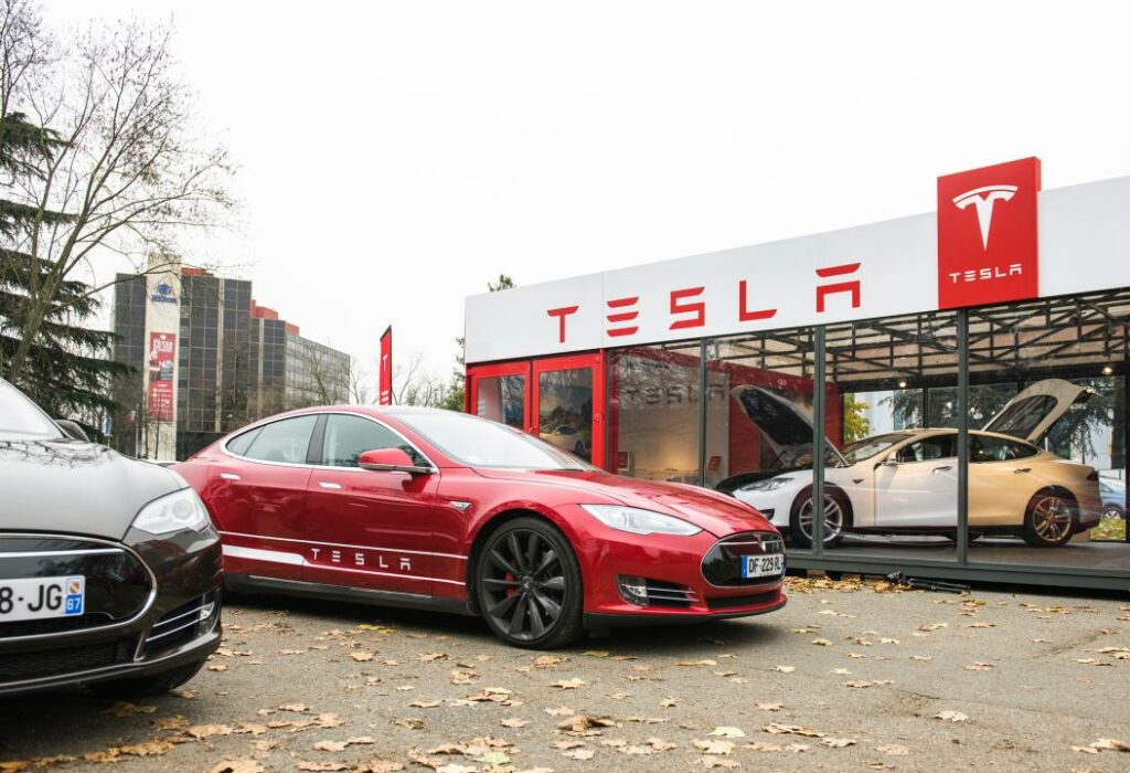 Компанию Tesla включат в индекс S&P 500