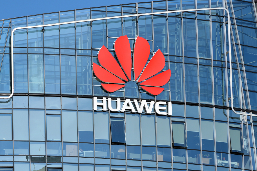 Huawei продаст бренд Honor ради его спасения
