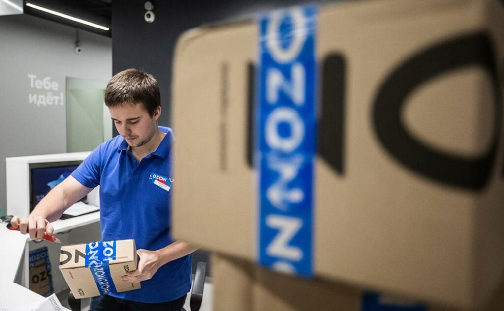 Платформа e-commerce Ozon получила листинг на Мосбирже