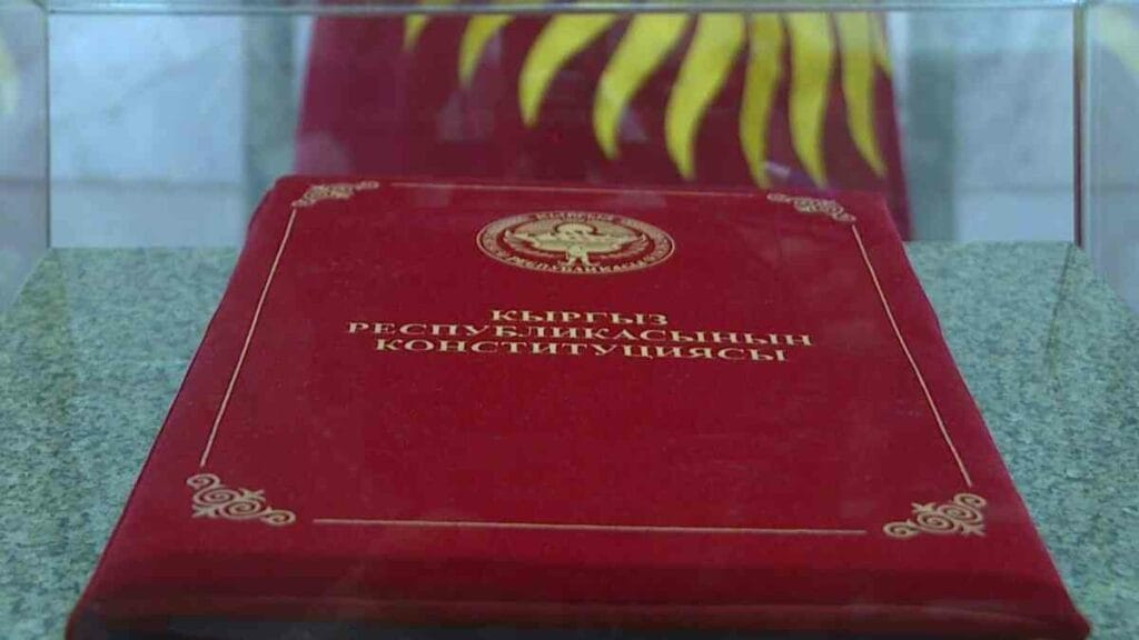 Қырғызстанда орыс тілін ресми мәртебесінен айыруды ұсынды