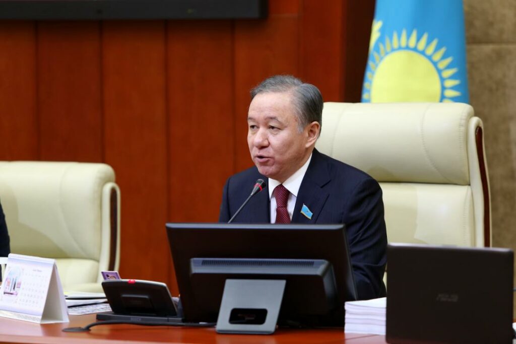 В мажилисе рассмотрели проект закона о коллекторской деятельности