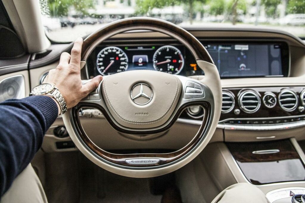 Mercedes-Benz хочет закрыть завод по выпуску легковых авто в Бразилии