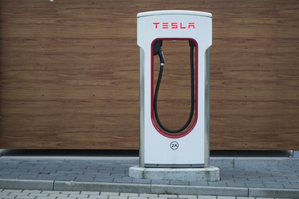 Apple могла купить Tesla за 1/10 от текущей стоимости
