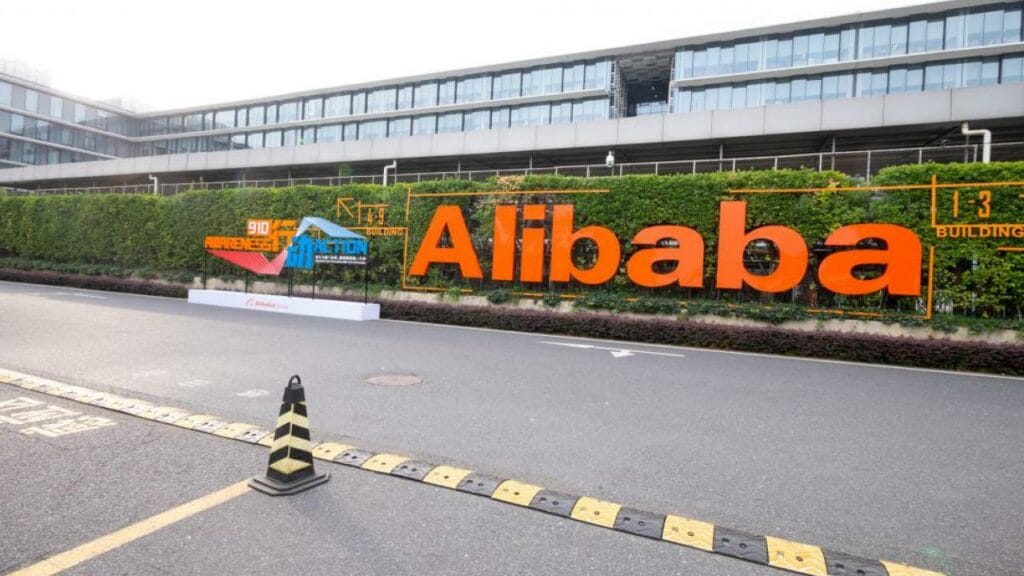 Китай начал антимонопольное расследование против Alibaba Group