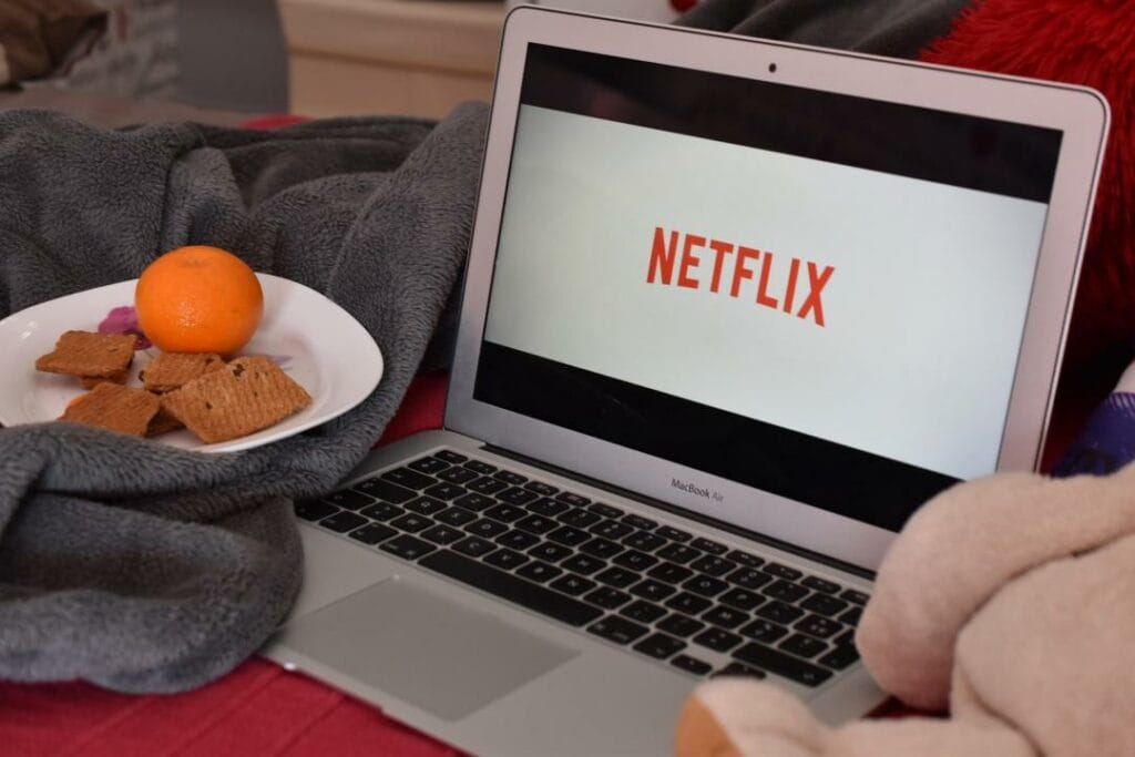 Глава Netflix продал акции компании на $225 млн