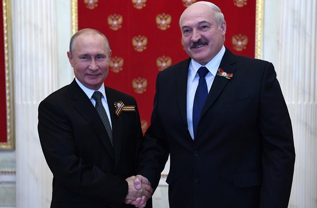 Лукашенко Путинді өзінің досы деп атады