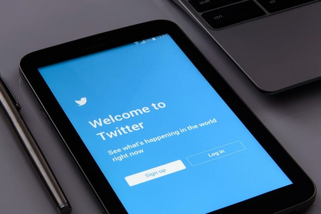 Глава Twitter объяснил блокировку Трампа