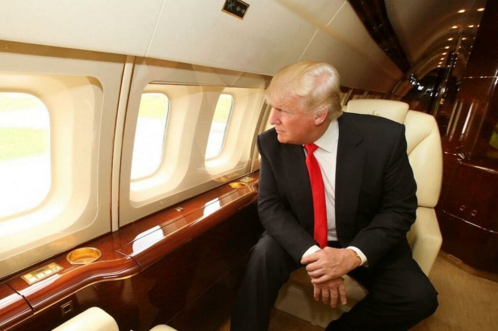 Трамп покинул Белый дом