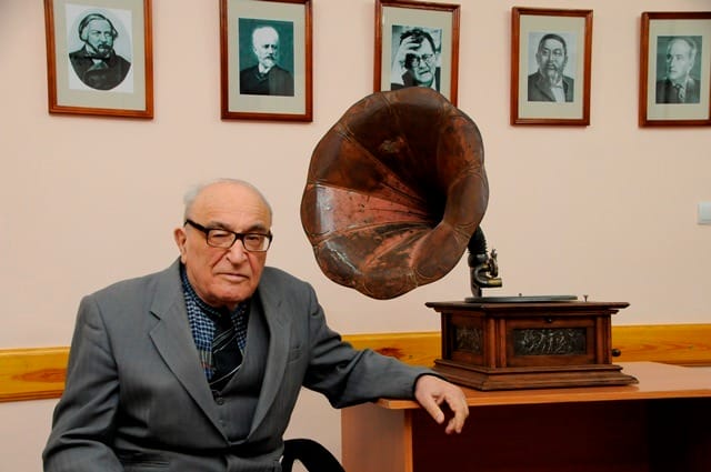 Қазақстандағы жалғыз грампластинка музейінің негізін қалаушы Наум Шафер – 90 жаста