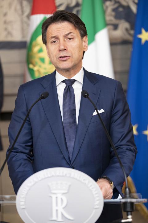 Премьер Италии уходит в отставку