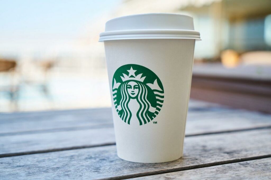 Starbucks: доходы побили прогнозы