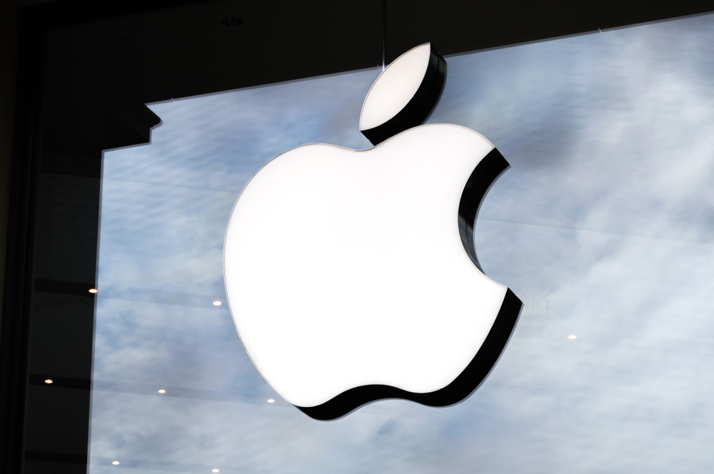 Выручка Apple превысила $100 млрд