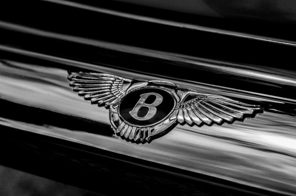 Россияне купили на 15% меньше люксовых автомобилей в 2020 году