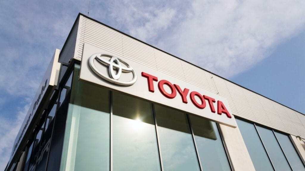 Чистая прибыль Toyota выросла на 50%
