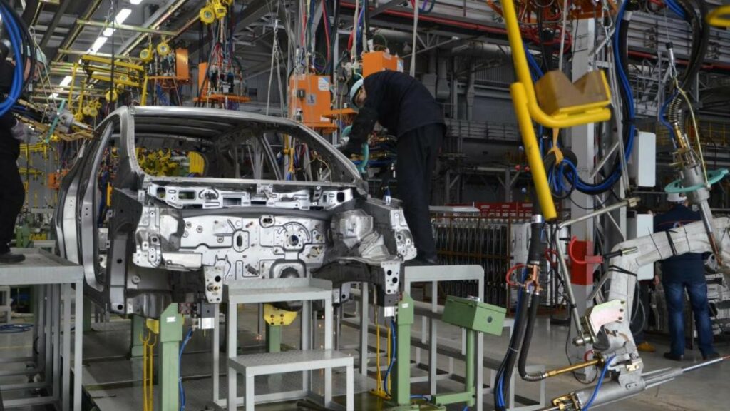 Производство автомобилей в январе выросло на 1,8%