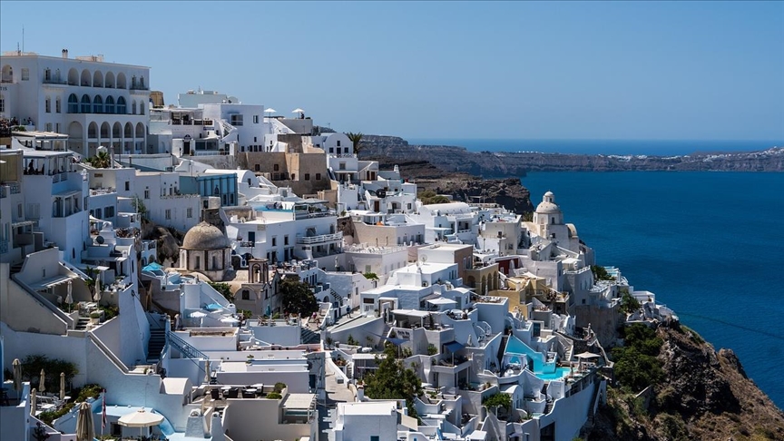 Грецияда туризмнен түсетін пайда 76,5 пайызға төменді