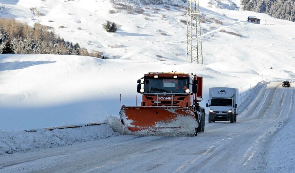 На большинстве республиканских автодорог ограничено движение