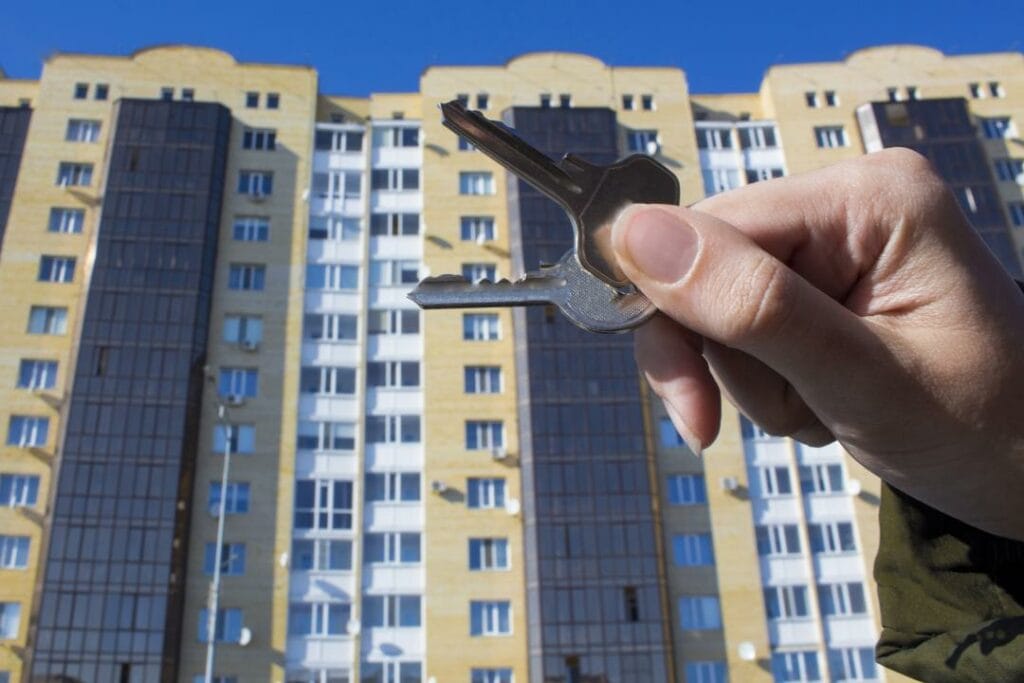 В каких случаях можно выгодно купить залоговую квартиру