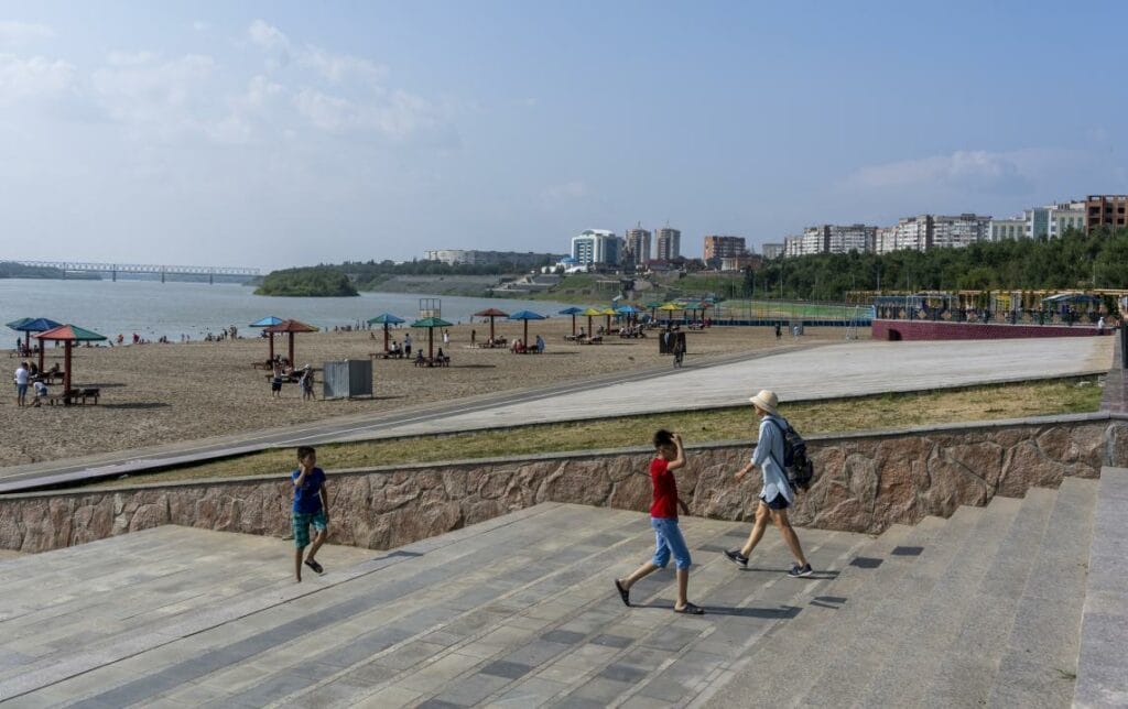 Шағын қалада өмір сүріп, ірі мегаполиске жұмыс істеу жолы – жеке тәжірибе