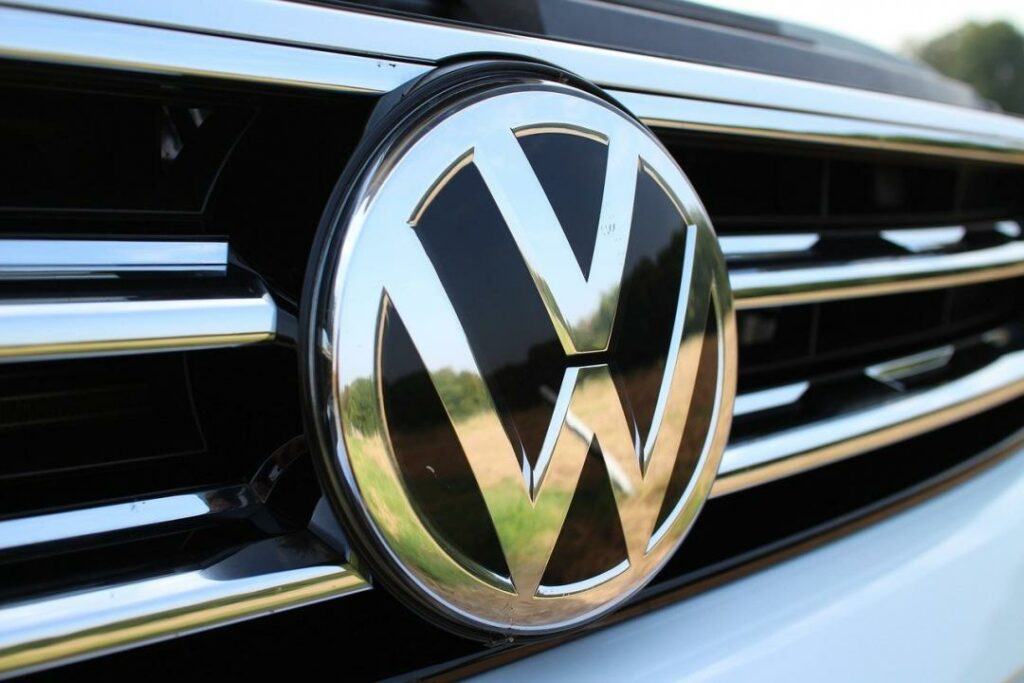 Volkswagen планирует довести в Европе продажи электромобилей до 70%