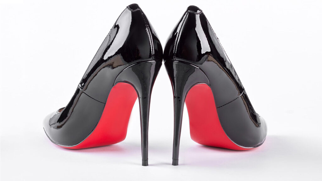 Обувной бренд Christian Louboutin продает свою долю