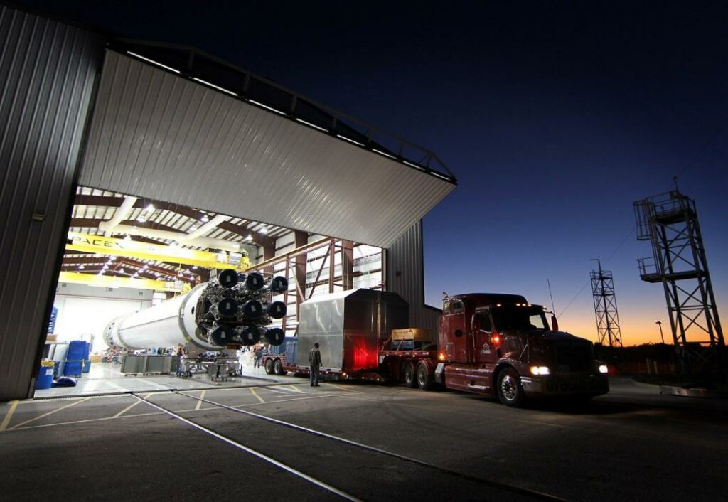 SpaceX получила контракт Пентагона на $159 млн