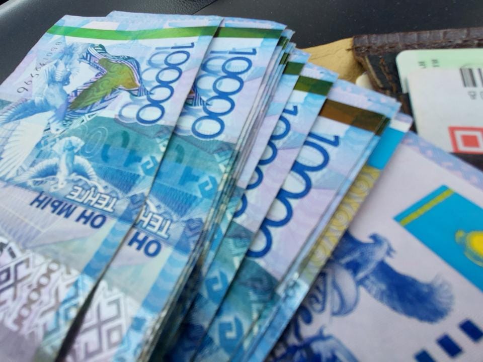 Более 4 млрд тенге обналичила преступная группа в Карагандинской области