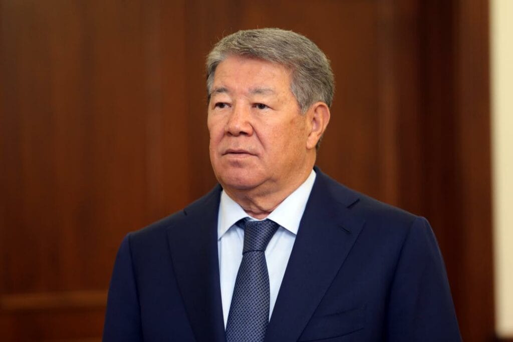 Ахметжан Есимов заявил об уходе с госслужбы