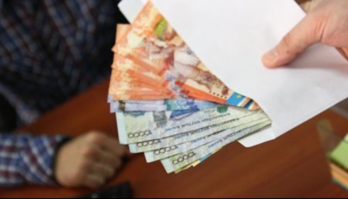 Жамбыл облысының шенеунігі 100 мың доллар пара алды деп күдіктелуде