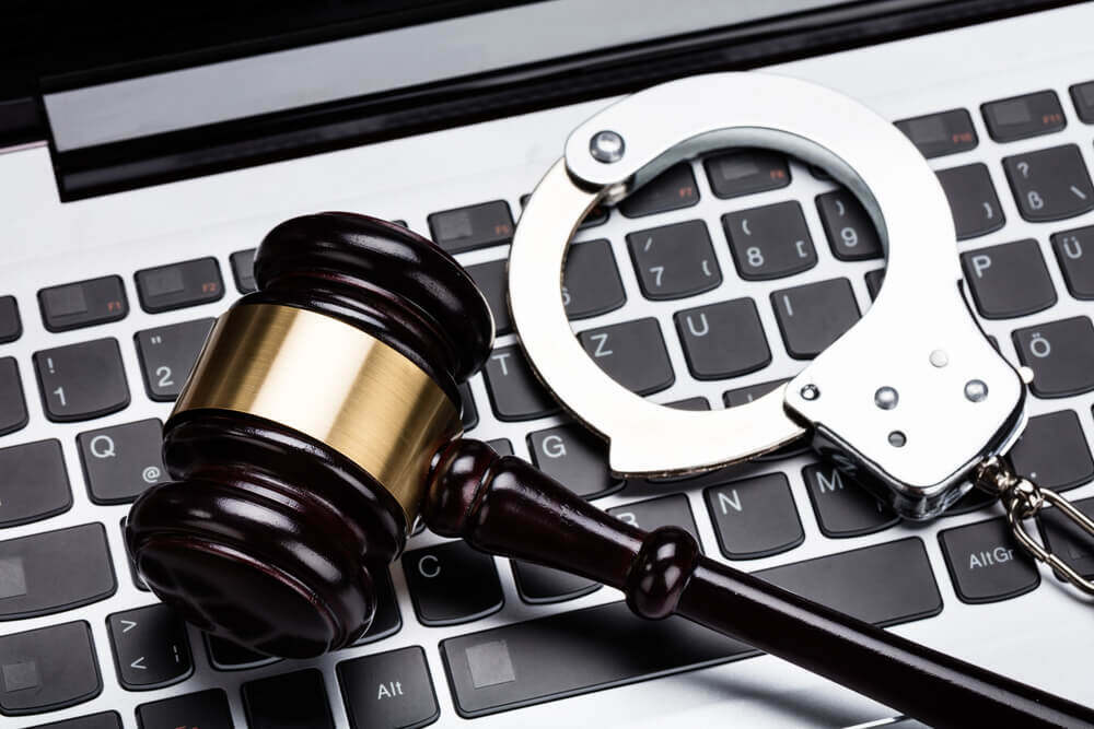 БҚО-да алаяқ тұрғынның 14 миллион теңгесін жымқырған