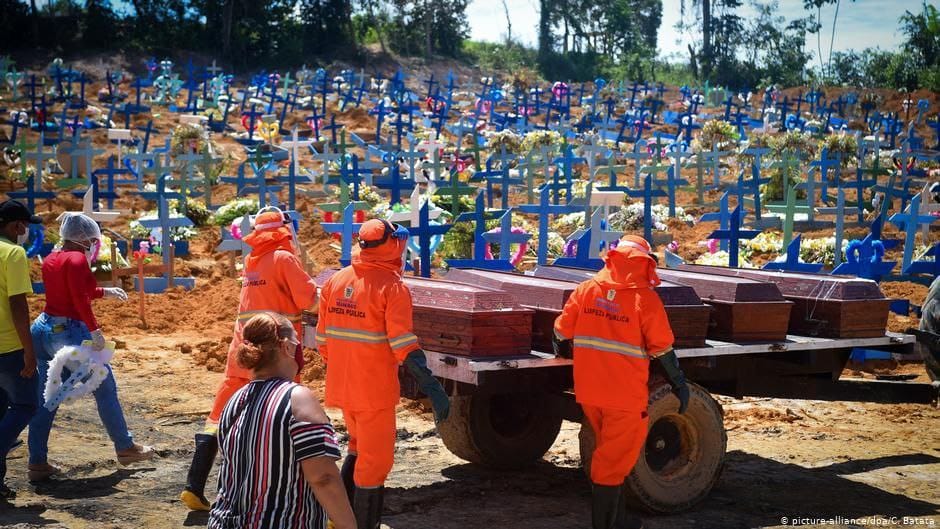 Израильде көшеде міндетті маска тағып жүру ережесі өз күшін жойды