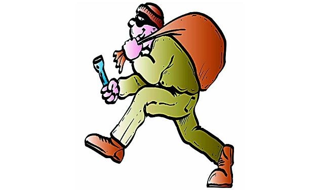 Өскеменде ер адам бұрын бірге тұрған әйелді тонап кетті