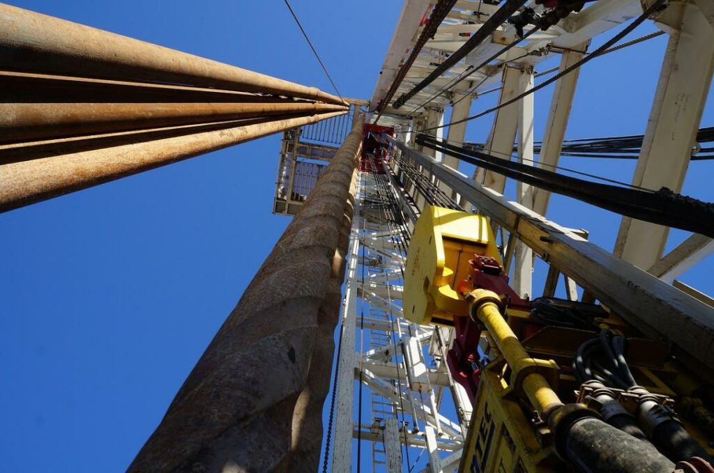 Цены на нефть снизились в ходе торгов