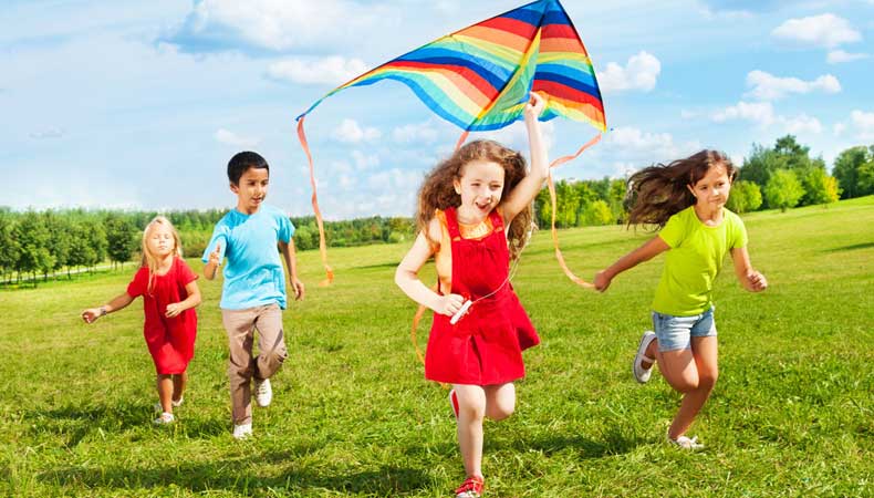 Францияда балалар бастауыш мектептер мен балабақшаларға оралды