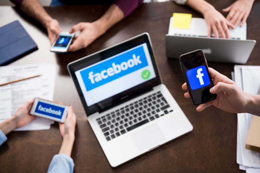 Facebook увеличил квартальную прибыль в два раза