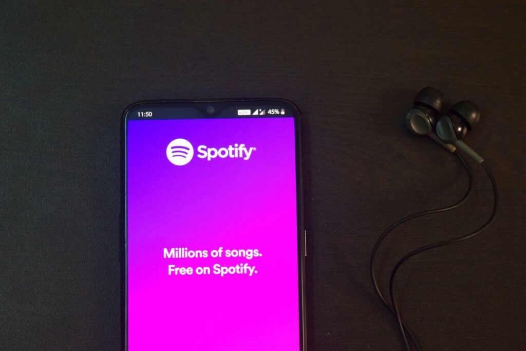 Количество премиальных подписчиков Spotify выросло на 21%