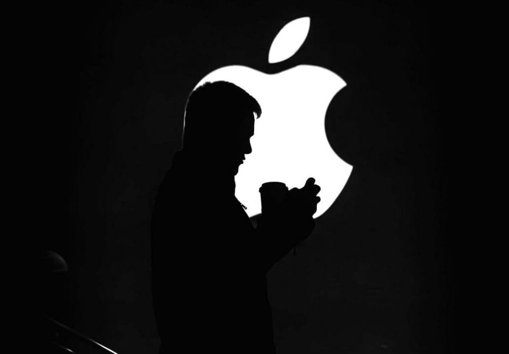 В суде против Apple зачитали письма Стива Джобса