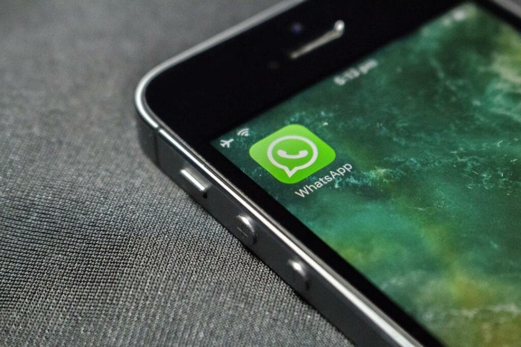 В Германии запретили WhatsApp собирать данные пользователей