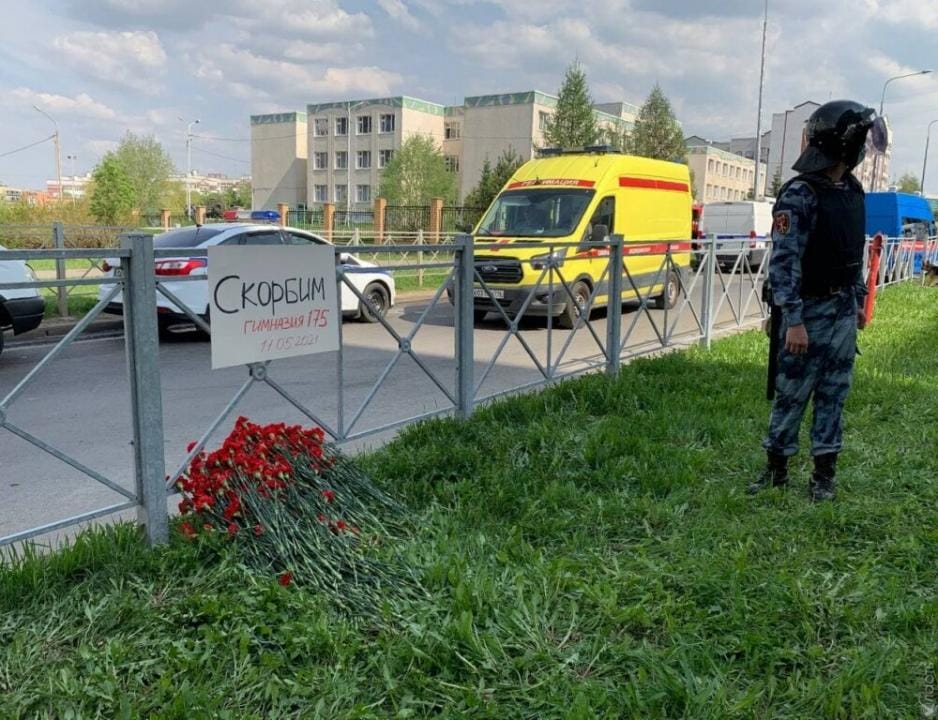 Напавший на школу в Казани не состоял на учете у психиатра